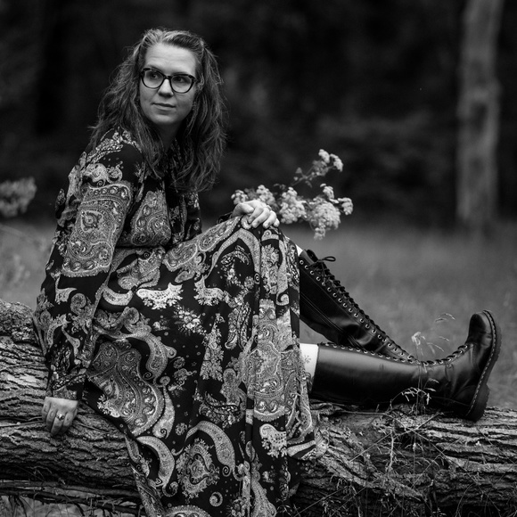 Meet your Posher, Phoebe Marie - Picture 1 of 10